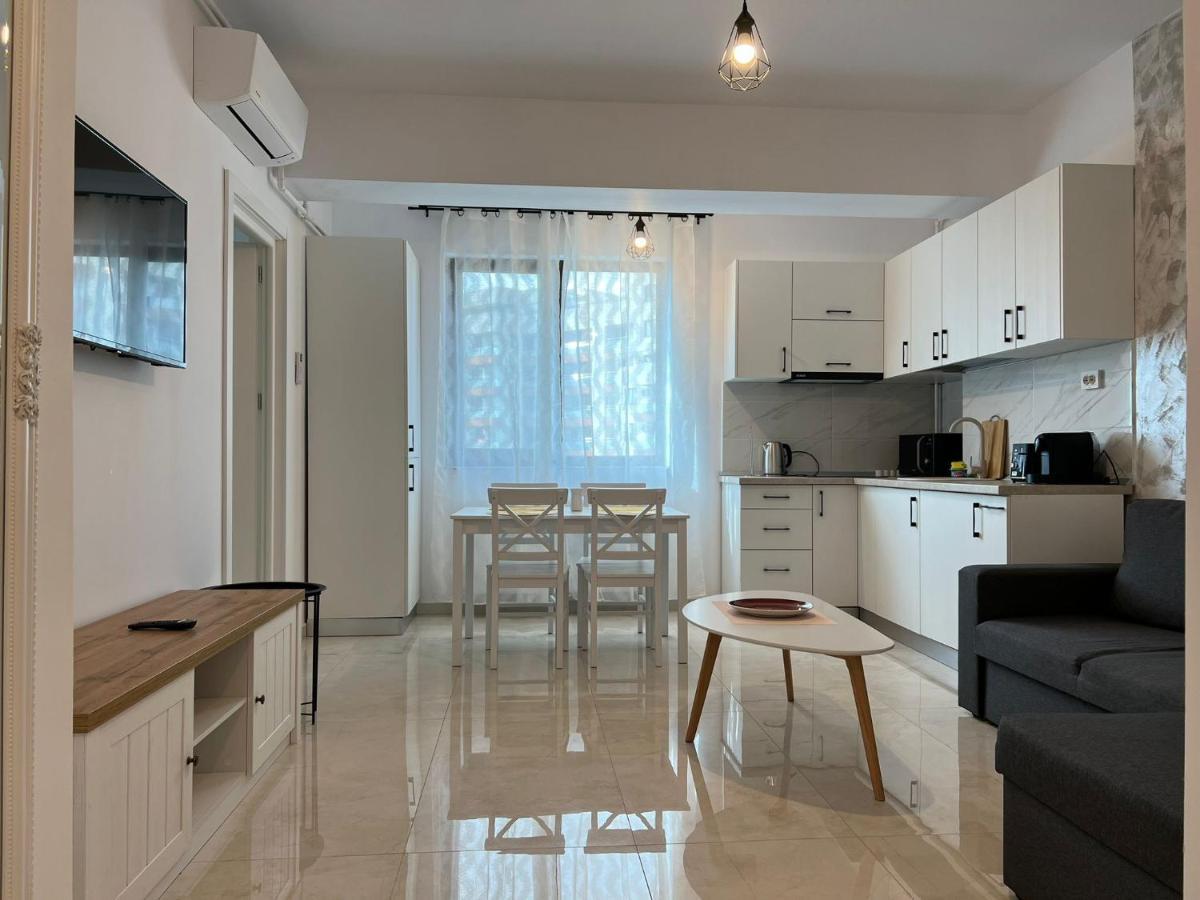 Studios & Apartments Palas By Glam At Lazar Towers Ясси Екстер'єр фото