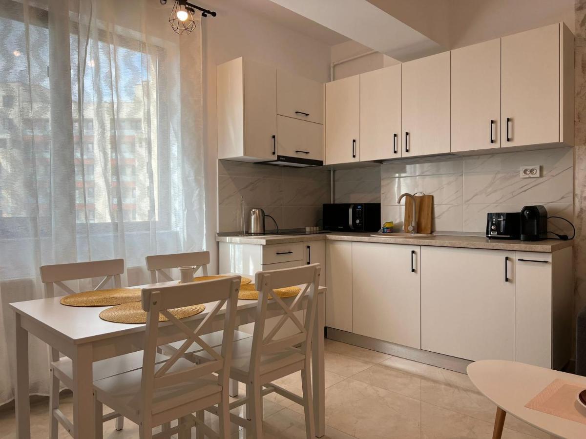 Studios & Apartments Palas By Glam At Lazar Towers Ясси Екстер'єр фото